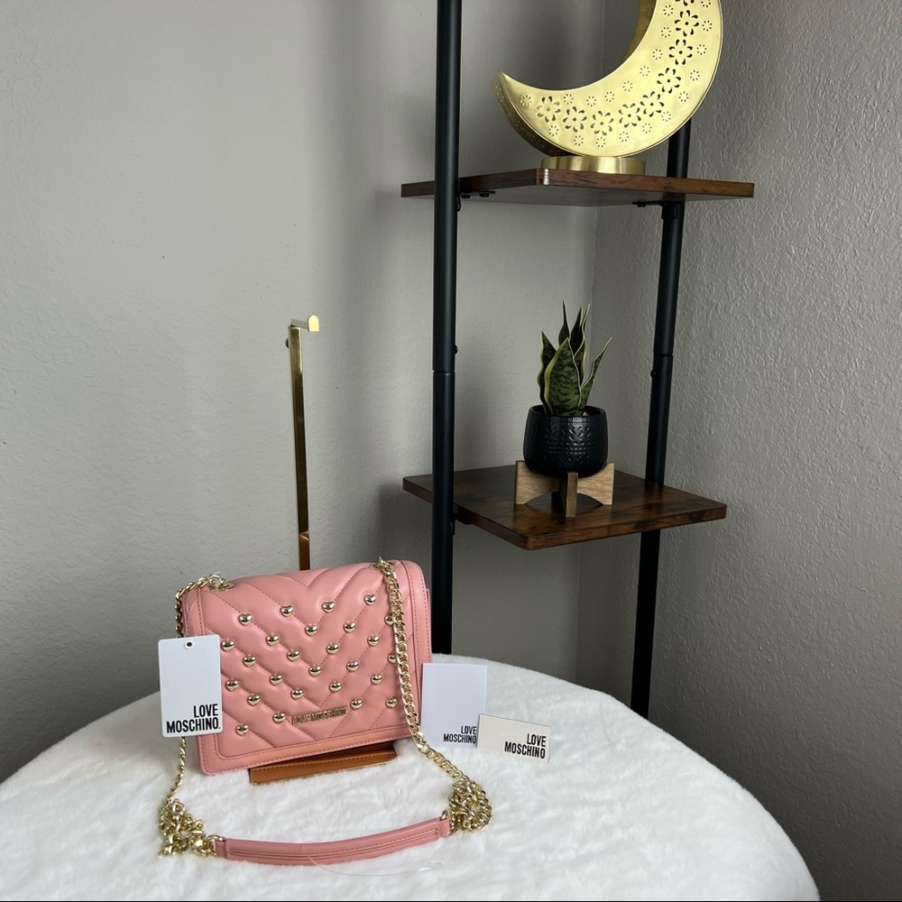NWT Love Moschino Pink Crossbody Chain Strap Gold Heart Stud Logo Purse Handbag